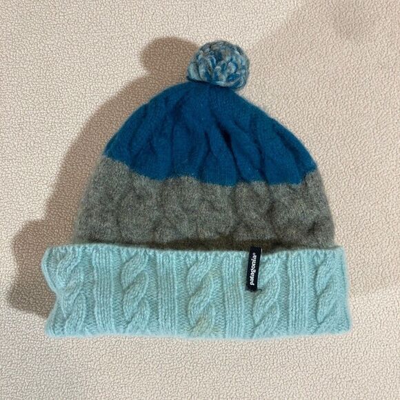 Patagonia‎ Women’s Blue/Grey Pom Beanie Hat OS - Picture 1 of 7